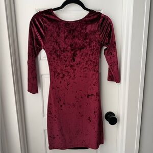 Burgundy Velvet Cutout Back Mini Dress – 3/4 Sleeve